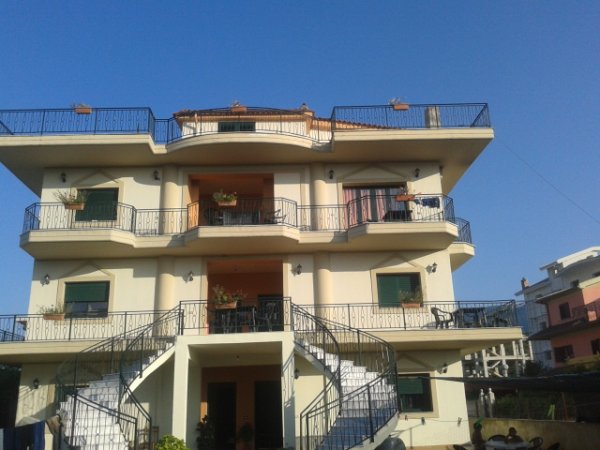 Vlore, jap me qera apartament ne plazh 60 m², Korrik-gusht 2500 lek/nata  (ORIKUM)