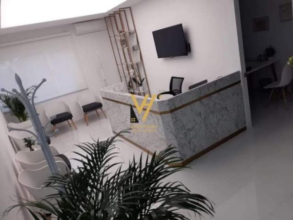 Tirane, shitet ambjent biznesi Kati 3, 156 m² 468.000 Euro (blloku)