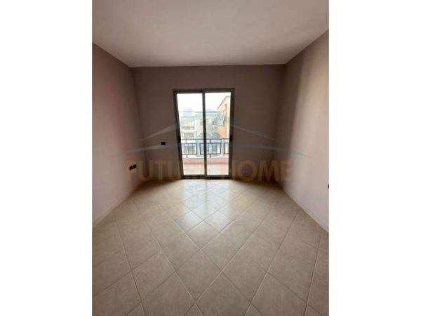 Tirane, shitet apartament 2+1 Kati 8, 105 m² 99000 Euro (Unaza E Re)