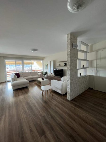 Tirane, jepet me qera apartament 2+1 Kati 1, 135 m² 1.300 Euro tek Long Hill Residence .