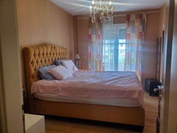 Tirane, shitet apartament 2+1 Kati 2, 90 m² 92.000 Euro (Fresku)