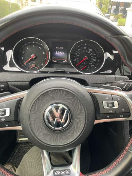 Tirane, shitet makine Volkswagen Golf 7 GTI Viti 2020, 26.000 Euro
