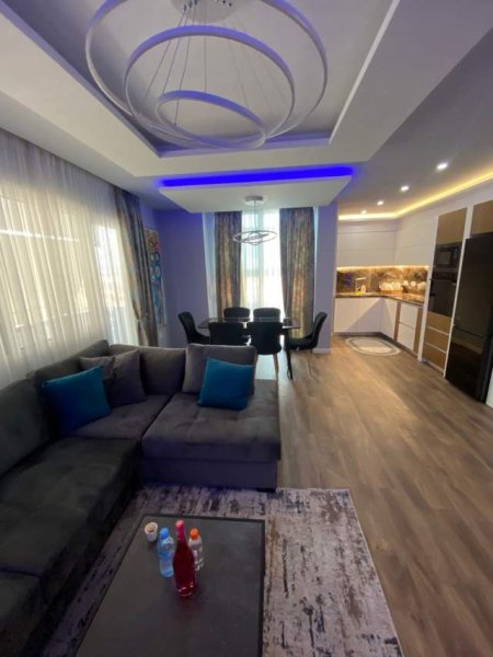 Tirane, jepet me qera apartament 2+1 Kati 5, 105 m² 800 Euro (Rr. Dritan Hoxha)
