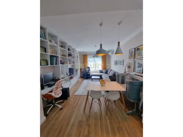 Tirane, shitet apartament 1+1+BLK Kati 6, 70 m² 77.000 Euro (Prane Kompleksit Molla, Astir)