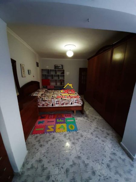 Tirane, shitet apartament Kati 4, 60 m² 70.000 Euro (hodo beg)