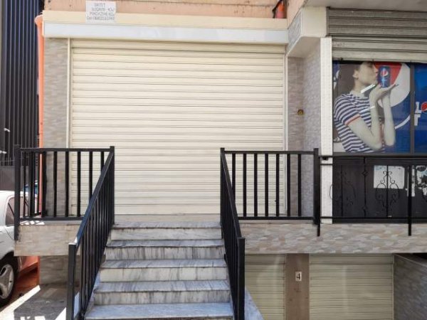Tirane, shitet dyqan Kati 0, 43 m² 117.425 Euro (Rruga Viktor Eftemiu)