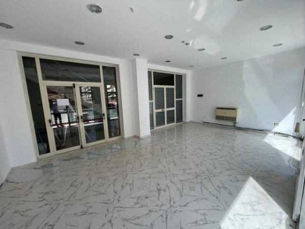Tirane, jepet me qera ambjent biznesi Kati 2, 57 m² 800 Euro (Rruga e Kavajes)