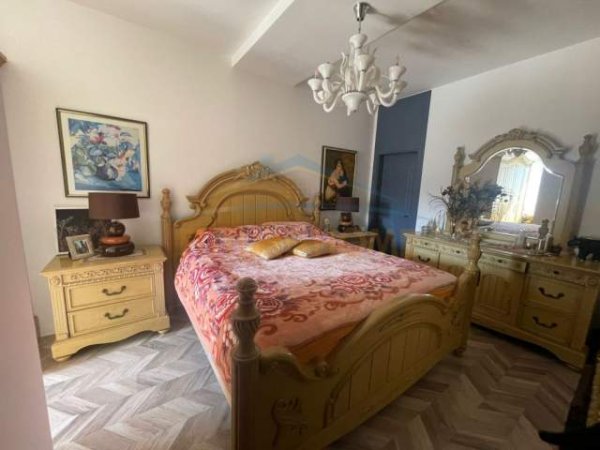 Tirane, shitet apartament 3+1 Kati 8, 249 m² 310.000 Euro (Golden Park)