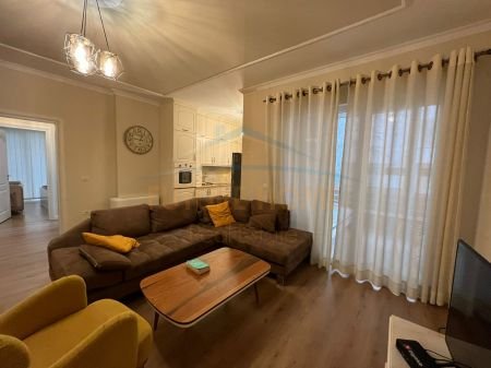 Tirane, shitet apartament 2+1 Kati 2, 115 m² 200.000 Euro (Liqeni i Thatë pranë Hotel "Radison", Tiranë.)