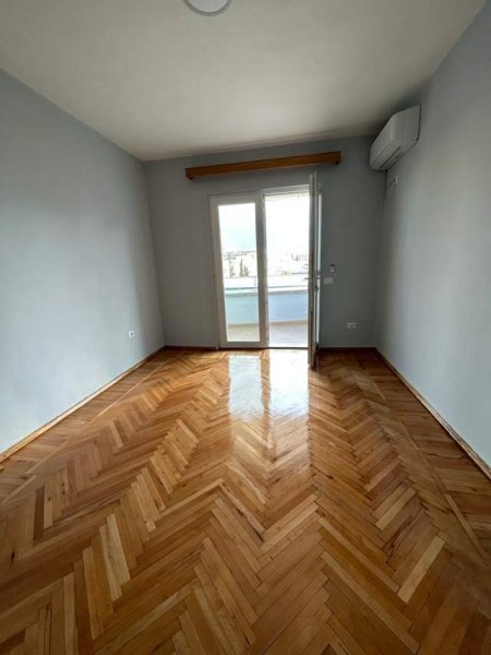 Tirane, jepet me qera apartament 2+1 Kati 5, 63 m² 400 Euro tek Drejtoria e Policis .