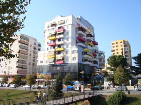 Tirane, shitet ambjent biznesi Kati 2, 419 m² 878.000 Euro (Bulevardi Zhan Dark)