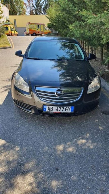 Tirane, shes makine Opel insignia Viti 2010,      5700 Euro