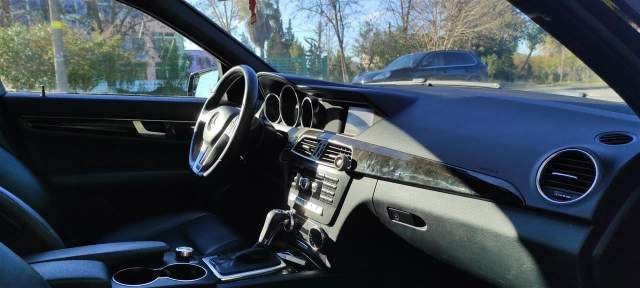 Tirane, shitet makine Mercedes-Benz C300 Viti 2013, 9.900 Euro