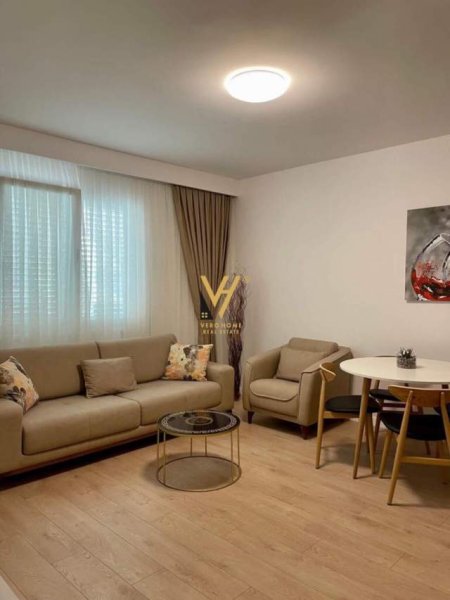 Tirane, jepet me qera apartament 2+1+A+BLK Kati 5, 195 m² 1.200 Euro (LIQENI ARTIFICIAL)