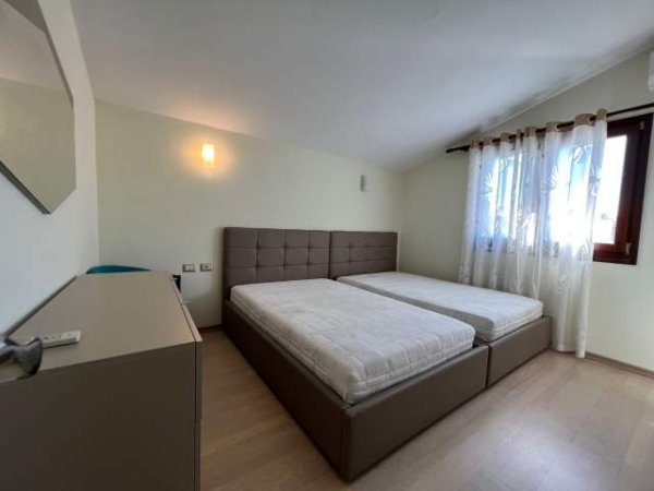 Tirane, shes apartament 2+1 120 m² Euro (Kopshti Botanik, Xhamia,)