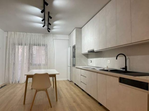 Tirane, shes apartament 2+1+BLK Kati 2, 139 m² 250.000 Euro (Kopshti Botanik)