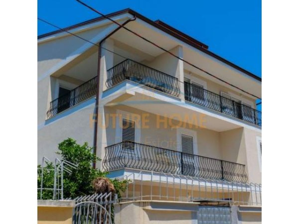 Tirane, shitet Vile 3 Katshe Kati 0, 145 m² 330.000 Euro (Rruga Aleksandër Moisiu.)