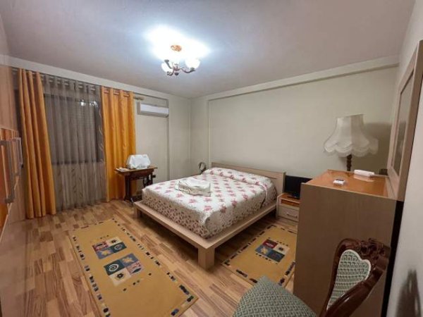 Tirane, jepet me qera apartament 2+1+2  Kati 6, 130 m² 700 Euro tek Rruga e Elbasanit .
