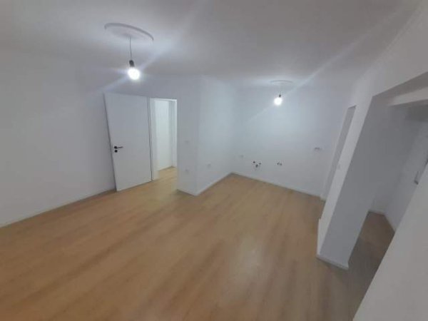 Tirane, shitet apartament Kati 4, 53 m² 92.000 Euro