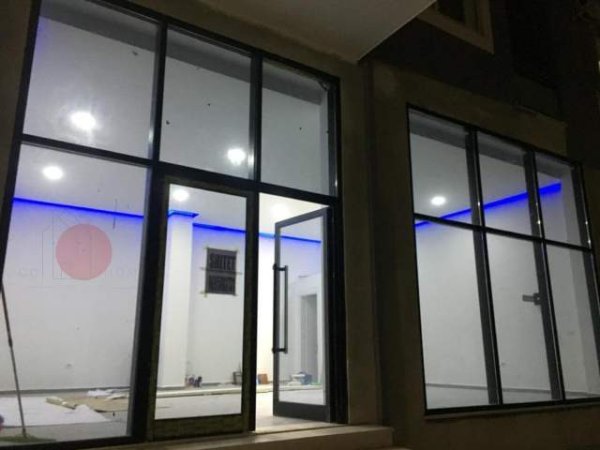 Tirane, shitet dyqan Kati 1, 70 m² 75.000 Euro (Rruga Bedri Karapici, Tirana)