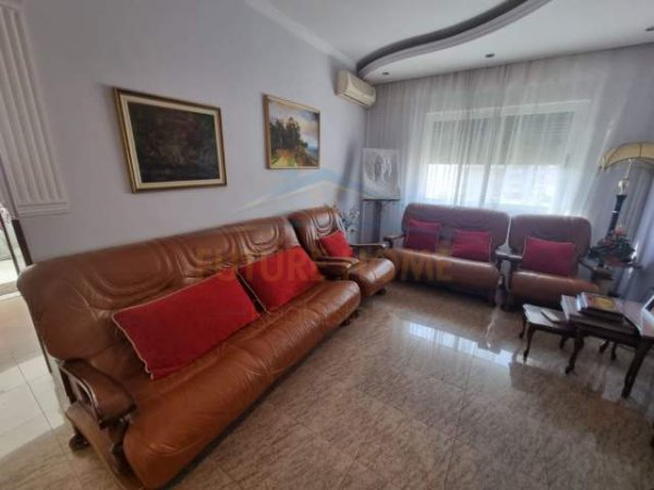 Tirane, jepet me qera apartament 2+1 Kati 5, 91 m² 500 Euro (Myslym Shyri)