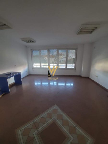 Tirane, jepet me qera apartament 2+1+A+BLK Kati 3, 106 m² 550 Euro (rruga e dibres)