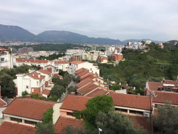 Tirane, shes Vile 420 m² 950.000 Euro (Rezidenca Kodra e Diellit)