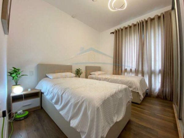 Tirane, jepet me qera apartament 2+1+BLK Kati 1, 90 m² 800 Euro (Rruga e Kavajes)