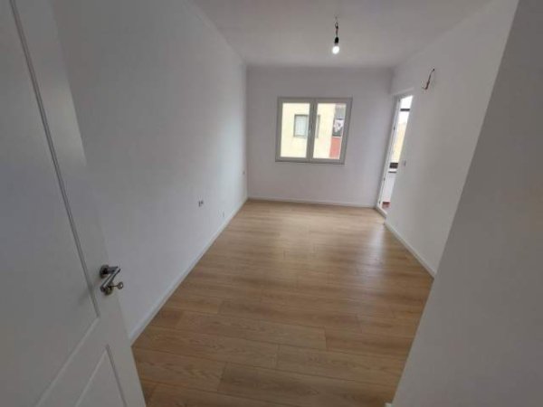 Tirane, shitet apartament 2+1+BLK Kati 8, 73 m² 115.000 Euro (Medreseja)