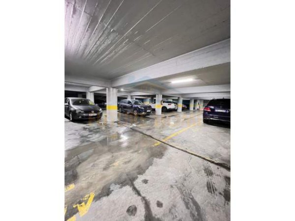 Tirane, shitet garazh Kati -2, 1.235 m² 750.000 Euro