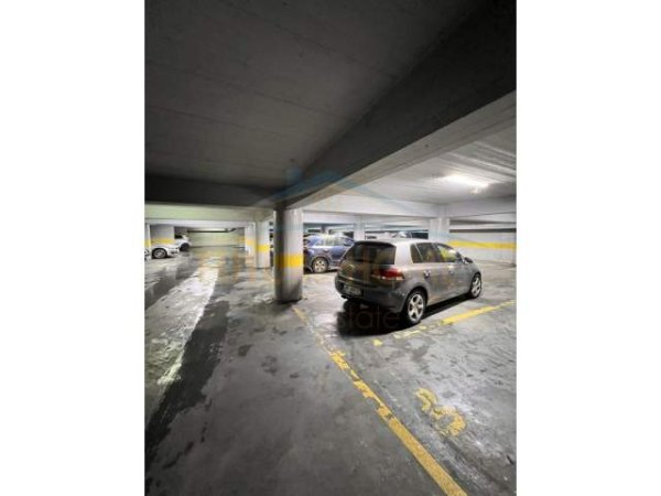 Tirane, shitet garazh Kati -2, 1.235 m² 750.000 Euro
