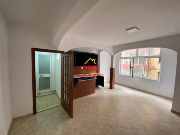 Tirane, shitet apartament Kati 4, 63 m² 130.000 Euro (faik konica)