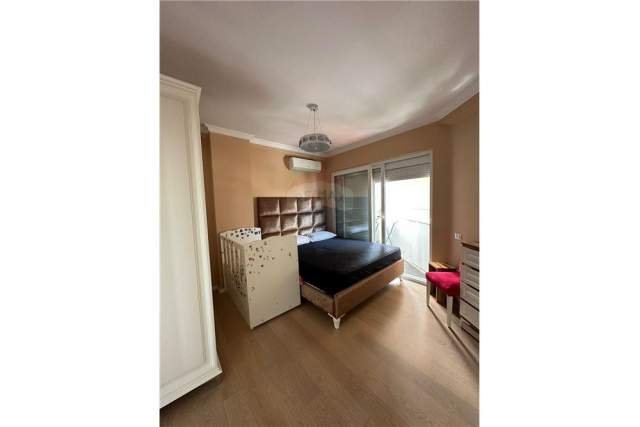 Tirane, shitet apartament 2+1+BLK Kati 4, 153.000 €