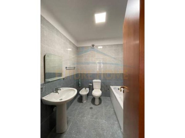 Tirane, shitet apartament Kati 12, 160 m² 210.000 Euro (ISH STACIONI I TRENIT) UNA31791