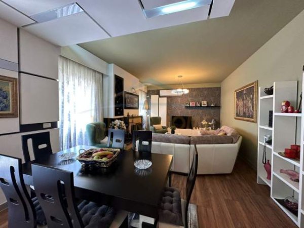 Tirane, shitet apartament 3+1 Kati 8, 154 m² 250.000 Euro (Pazari i Ri)