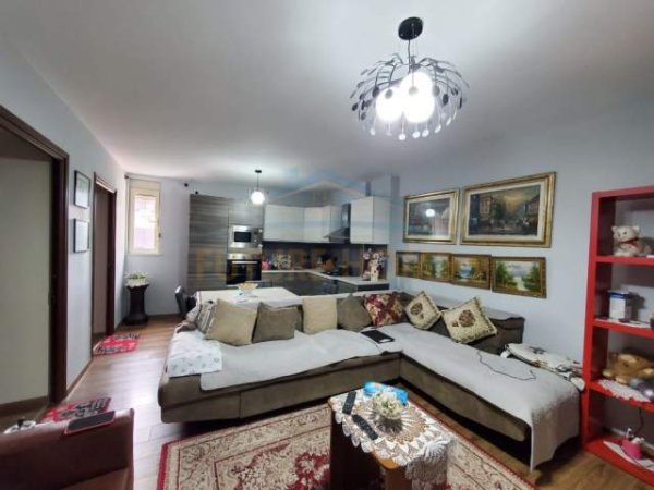 Tirane, shitet apartament 3+1 Kati 3, 84 m² 165.000 Euro (Petro Nini)