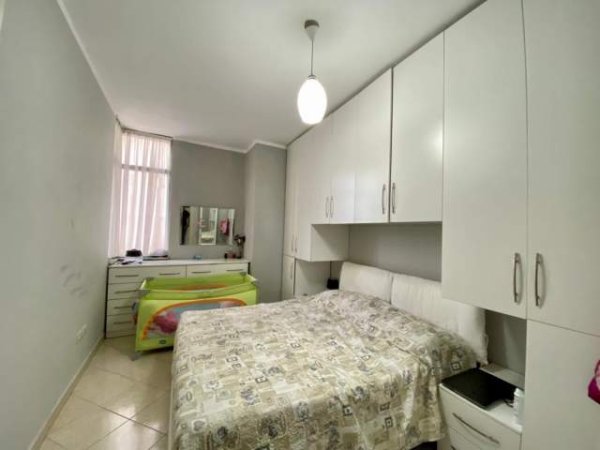 Tirane, shes apartament 1+1 Kati 6, 72 m² 68.000 Euro (Kthesa Kamzes)