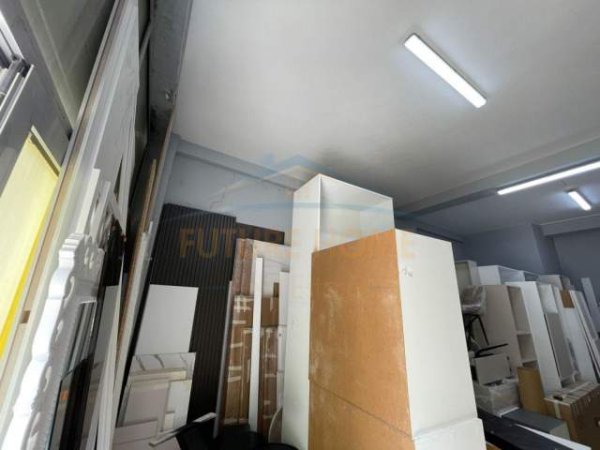 Tirane, shitet ambjent biznesi Kati 0, 57 m² 120.000 Euro (Unaza E Re)