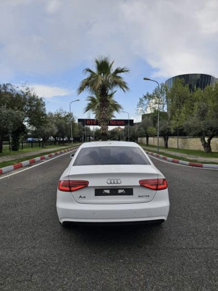 Tirane, shes makine Audi Audi a4 Viti 2013, 12.800 Euro