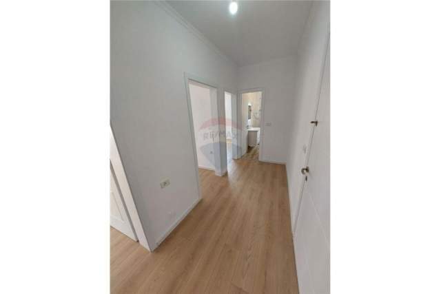 Tirane, shitet apartament 2+1 Kati 8, 73 m² 115.000 Euro (Medreseja e Tiranes)