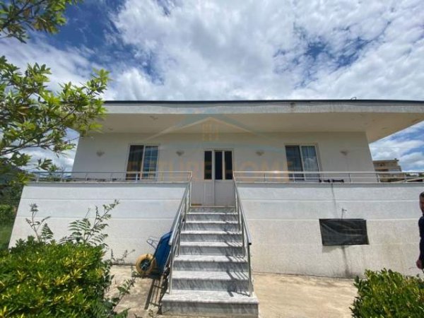 Tirane, shitet shtepi 3+1 Kati 2, 538 m² 200.000 Euro (Tufine)
