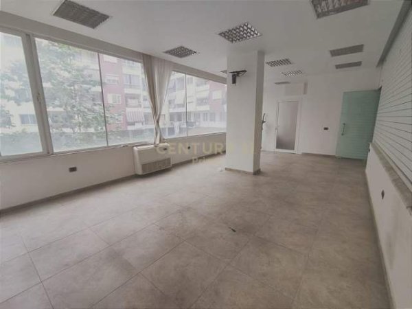 Tirane, shitet apartament 2+1 Kati 2, 71 m² 68.000 Euro (3 Deshmoret)
