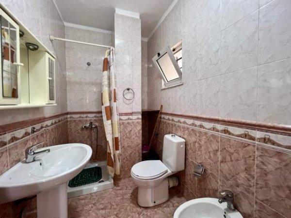 Tirane, shitet apartament 1+1 Kati 9, 68 m² 125.000 Euro (Him kolli)