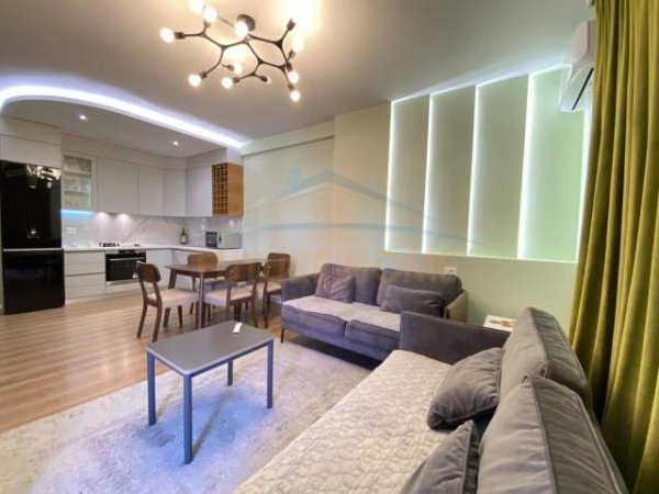 Tirane, shitet apartament Kati 4, 102 m² 160.000 Euro (Unaza e Re)