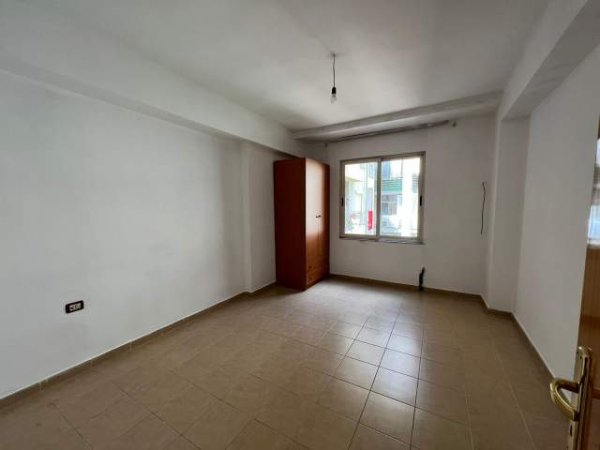 Tirane, shitet apartament Kati 3, 80 m² 1.600 Euro/m2 (KOMUNA E PARISIT)