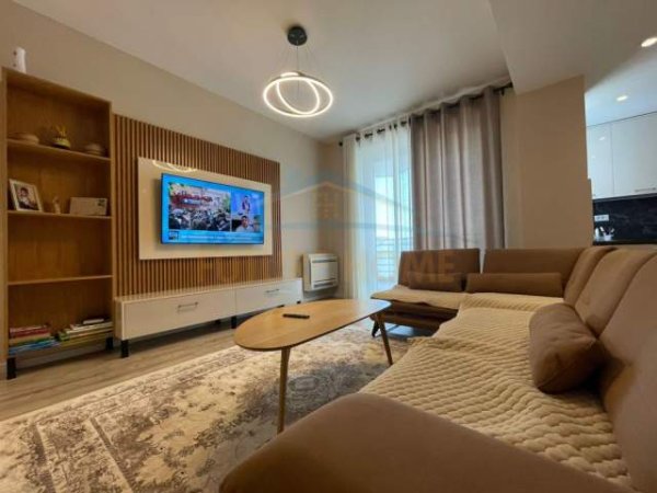 Tirane, jepet me qera apartament 2+1+BLK Kati 7, 116 m² 800 Euro (Rruga e Kavajes)