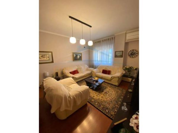 Tirane, shitet apartament Kati 2, 121 m² 220.320 Euro (Rruga e Barrikadave)