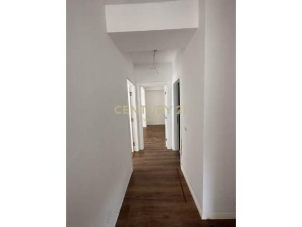 Tirane, shitet apartament 2+1+BLK Kati 2, 117 m² 165.000 Euro