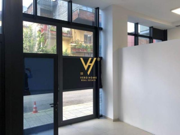 Tirane, shitet dyqan Kati 0, 100 m² 270.000 Euro (BRRYLI)