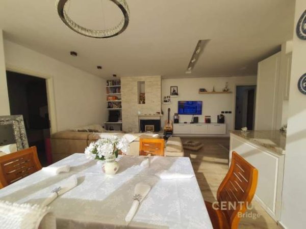 Tirane, shitet apartament 1+1+A Kati 11, 68 m² 105.000 Euro (Rruga e Kavajes,prane GLOBE)